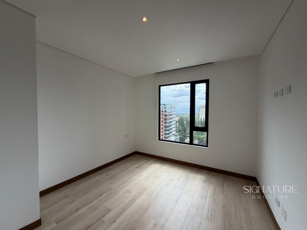Apartamento en Renta - Ferre Díez Z.10 — Apartamento en Alquiler en Ferré Diez, Zona 10, Guatemala, Ciudad — foto 8 de 11