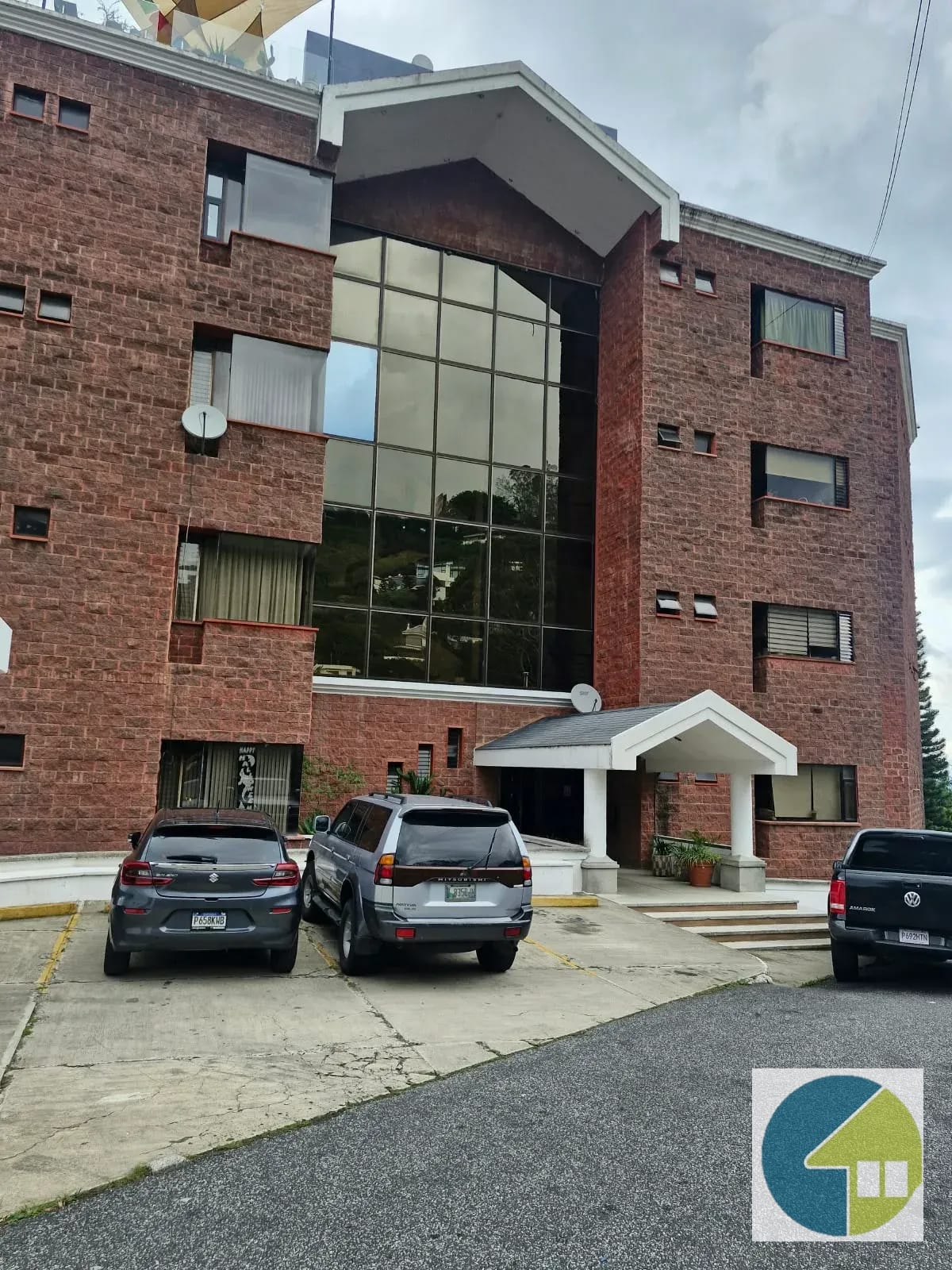 Fachada — 🏙️✨ ¡vive con Elegancia y Disfruta de Impresionantes Vistas en Lomas — Apartamento en Alquiler en Carretera a El Salvador, Guatemala, Ciudad — foto 2 de 13