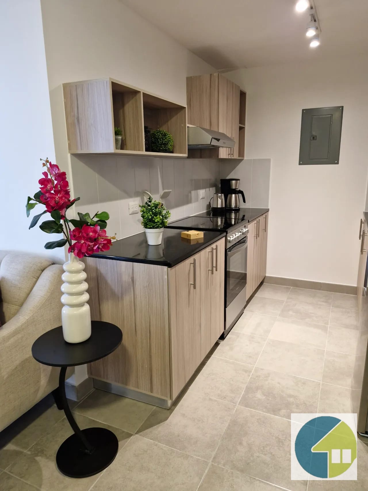 Cocina — Apartamento amueblado y equipado en venta en zona 10 — Apartamento en Venta en Fiamene, Zona 10, Guatemala, Ciudad — foto 3 de 14