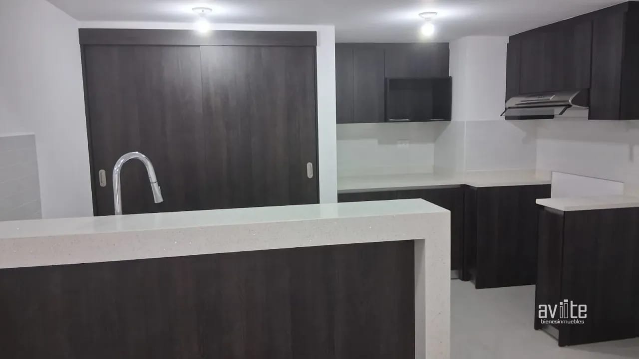 Villa para estrenar en nivel 1 en Serena, en Condado Naranjo. Q7,800.00 con mantenimiento incluido — Apartamento en Alquiler en Zona 4 Mixco, Guatemala, Ciudad — foto 2 de 14