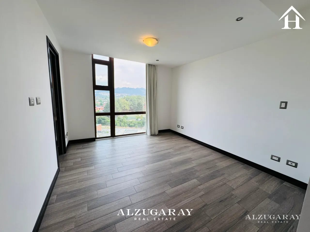 APTO. NIVEL ALTO C/ BALCÓN -3 HAB. /SAN ISIDRO 2021 Z.16 — Apartamento en Venta en Zona 16, Guatemala, Ciudad — foto 5 de 11