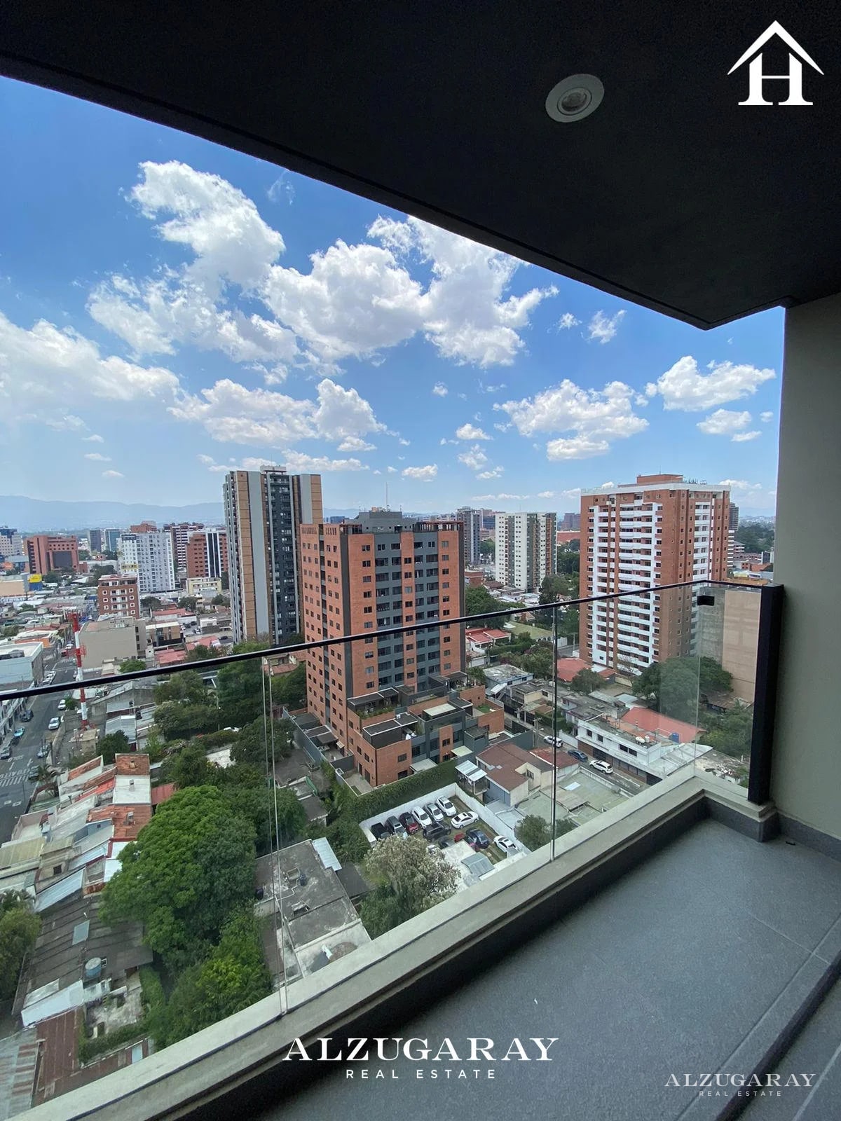 APTO. C/ BALCÓN, ZONA 10 -3 HAB. / EDIFICIO IQ10 - 7