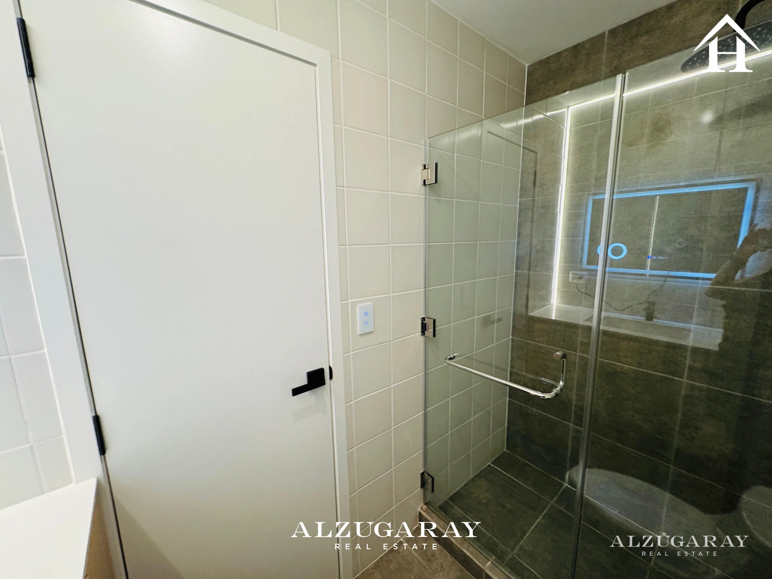 PENTHOUSE CON VISTA - 2 HAB. / EDIF. ZONA 15 - 7