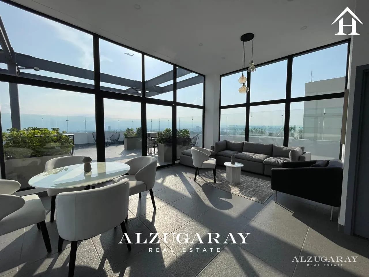APTO. SEMI AMUEBLADO - 2 HAB. / TORRE MILEA Z.13 — Apartamento en Alquiler en Zona 13, Guatemala, Ciudad — foto 13 de 14