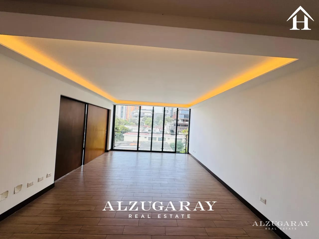 APTO. MODERNO E ILUMINADO - 1 HAB. / EDIFICIO ZONA 15 — Apartamento en Alquiler en Zona 15, Guatemala, Ciudad — foto 1 de 13