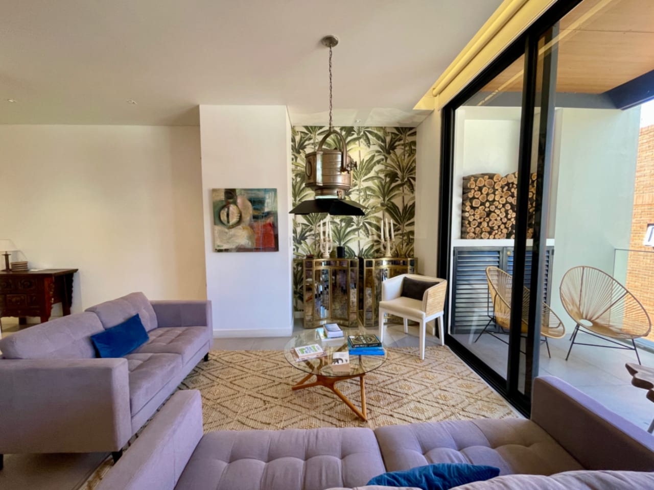 APARTAMENTO AMUEBLADO RENTA MARANTA OAKLAND ZONA 10, 2 DORMITORIOS, SALA FAMILIAR, DORMITORIO DE SERVICIO, 2 PARQUEOS Y BODEGA, 166 MTS2 $2,700 + IVA — Apartamento en Alquiler en Oakland I, Zona 10, Guatemala, Ciudad — foto 5 de 11