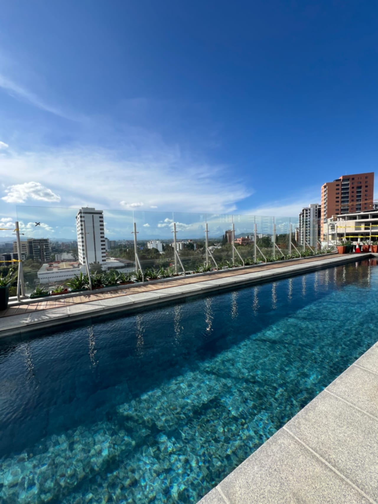 APARTAMENTO RENTA ZONA 15 VH 2, ESIFICIO VHISTA, 2 DORMITORIOS CADA UNO CON BAÑO 131 MTS2 CON VISTS ESPECTACULAR $1,700 — Apartamento en Alquiler en Vista Hermosa II, Zona 15, Guatemala, Ciudad — foto 9 de 10