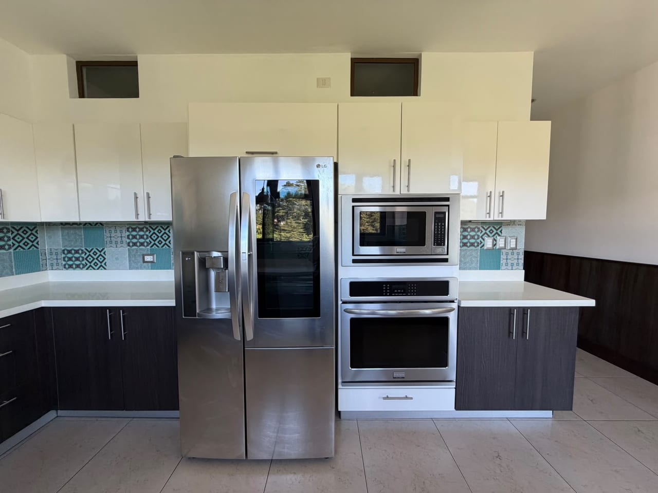 Apartamento Albereda de la Española 286MTS2 Dorm Servicio 2 Parqueos) — Apartamento en Alquiler en Muxbal, Guatemala, Ciudad — foto 11 de 16