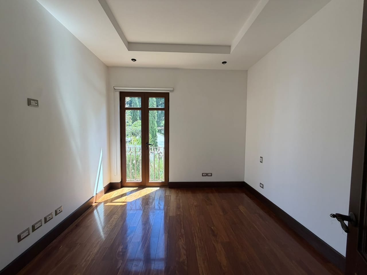 Apartamento Albereda de la Española 286MTS2 Dorm Servicio 2 Parqueos) — Apartamento en Alquiler en Muxbal, Guatemala, Ciudad — foto 12 de 16