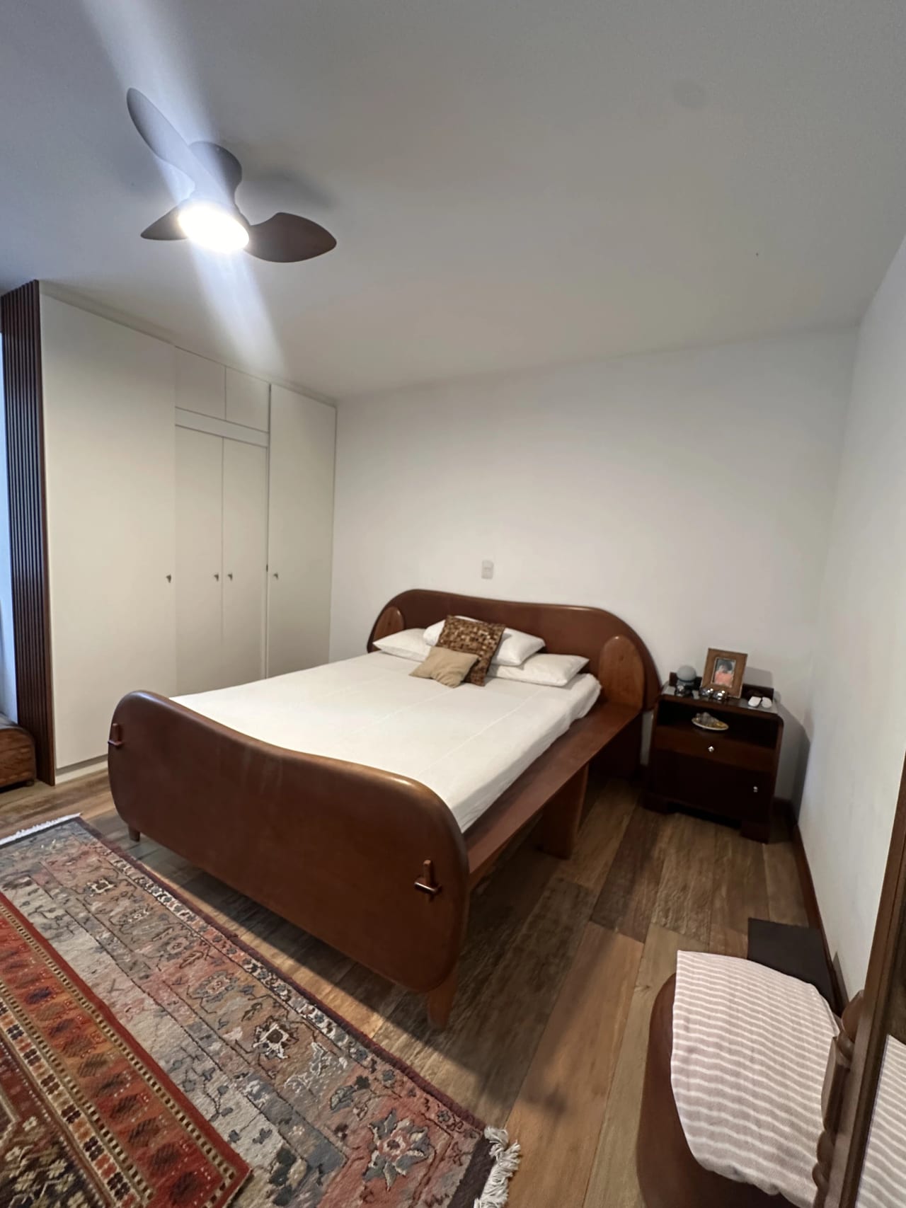 apartamento amueblado 2 hab y hab de servicio zona 10 — Apartamento en Alquiler en Villareal, Zona 10, Guatemala, Ciudad — foto 4 de 9