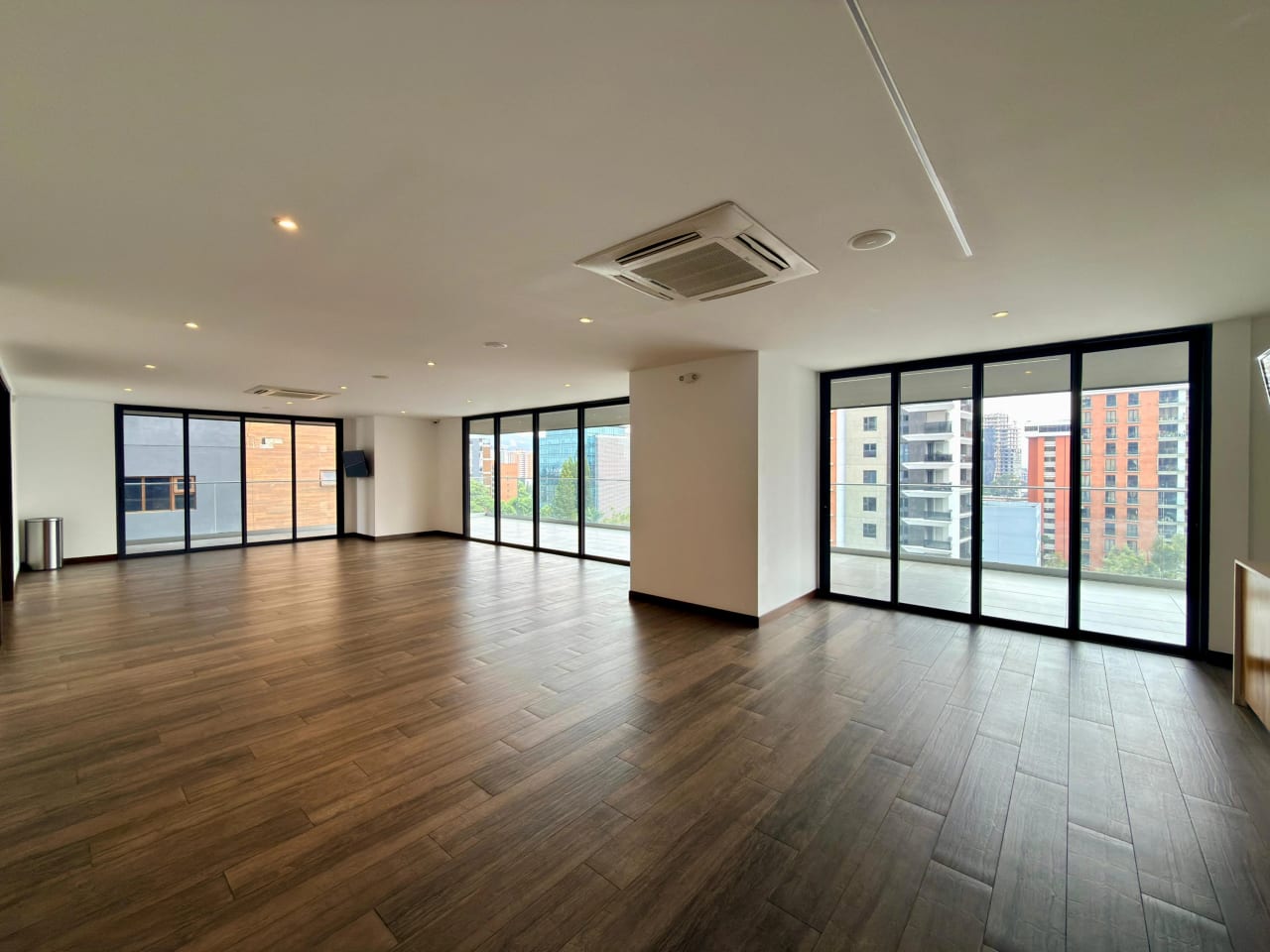 Alquilo apartamento en Vasanta zona 10 — Apartamento en Alquiler en Zona 10, Guatemala, Ciudad — foto 14 de 17