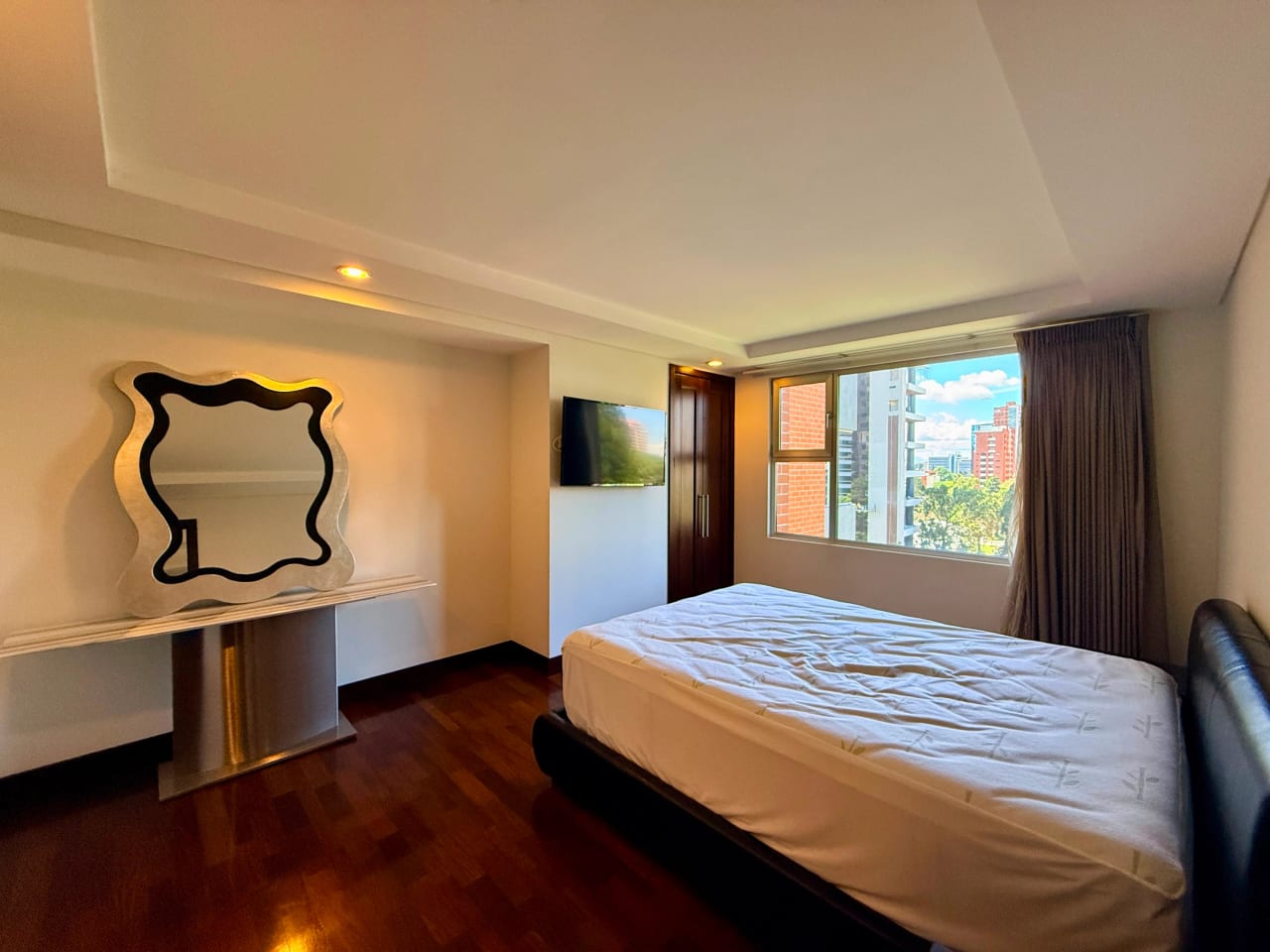 Apartamento amueblado en alquiler edifcio Santa Sofia zona 10 — Apartamento en Alquiler en Zona 10, Guatemala, Ciudad — foto 15 de 17
