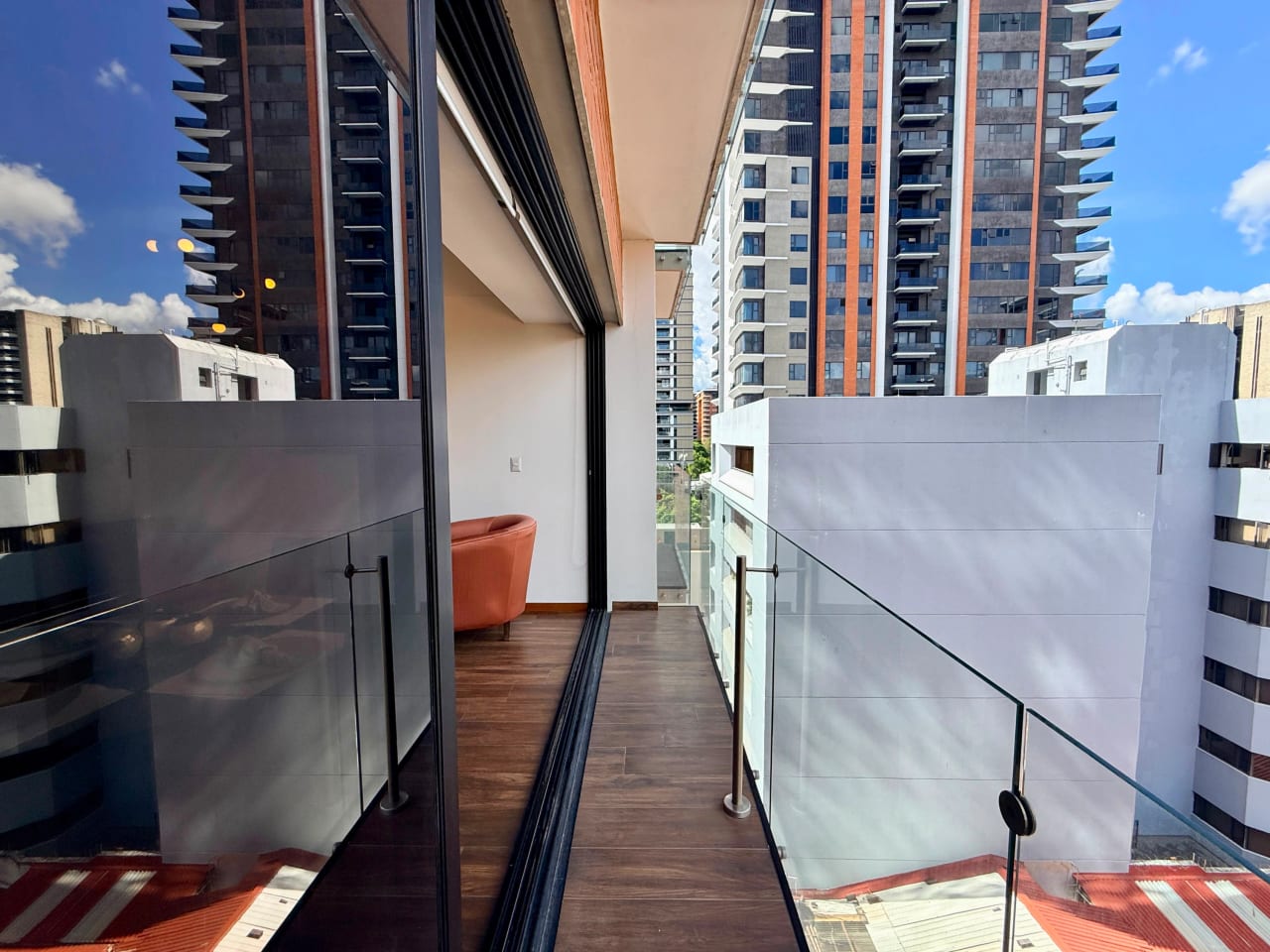 Apartamento en venta eb Casa Clara zona 10 — Apartamento en Venta en Zona 10, Guatemala, Ciudad — foto 4 de 17