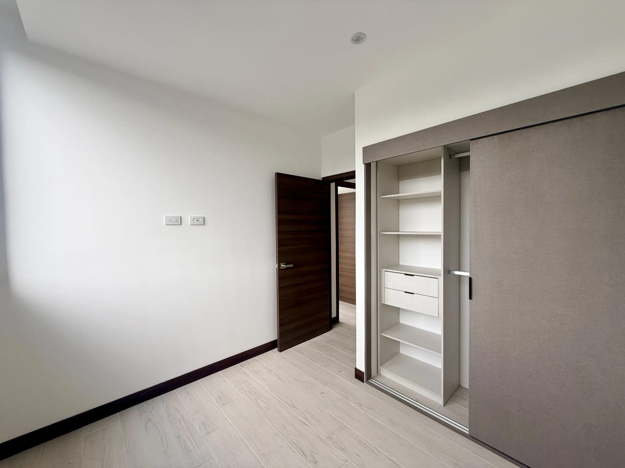 Apartamento en alquiler en Spazio zona 15 — Apartamento en Alquiler en Zona 15, Guatemala, Ciudad — foto 9 de 16