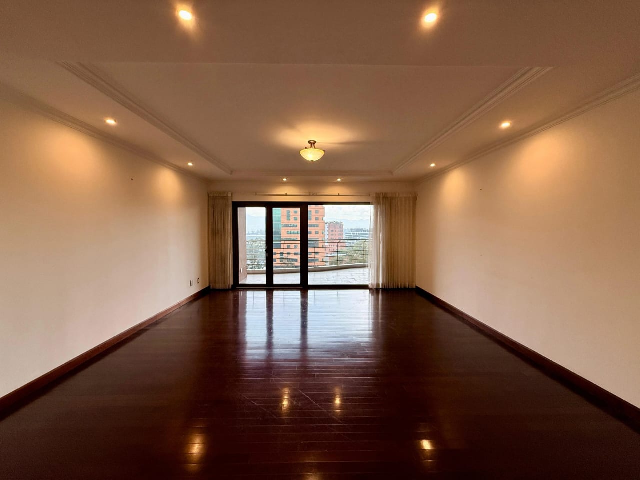 Apartamento en alquiler en edificio Tadeus zona 14 — Apartamento en Alquiler en Zona 14, Guatemala, Ciudad — foto 9 de 17