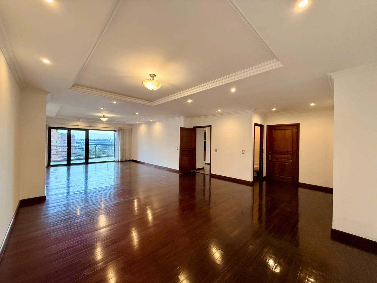 Apartamento en alquiler en edificio Tadeus zona 14 — Apartamento en Alquiler en Zona 14, Guatemala, Ciudad — foto 10 de 17