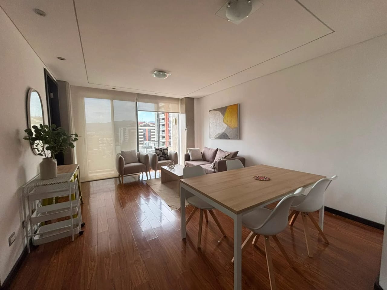 Apartamento amuebaldo en alquiler en Torre 14 zona 14 — Apartamento en Alquiler en Zona 14, Guatemala, Ciudad — foto 2 de 8
