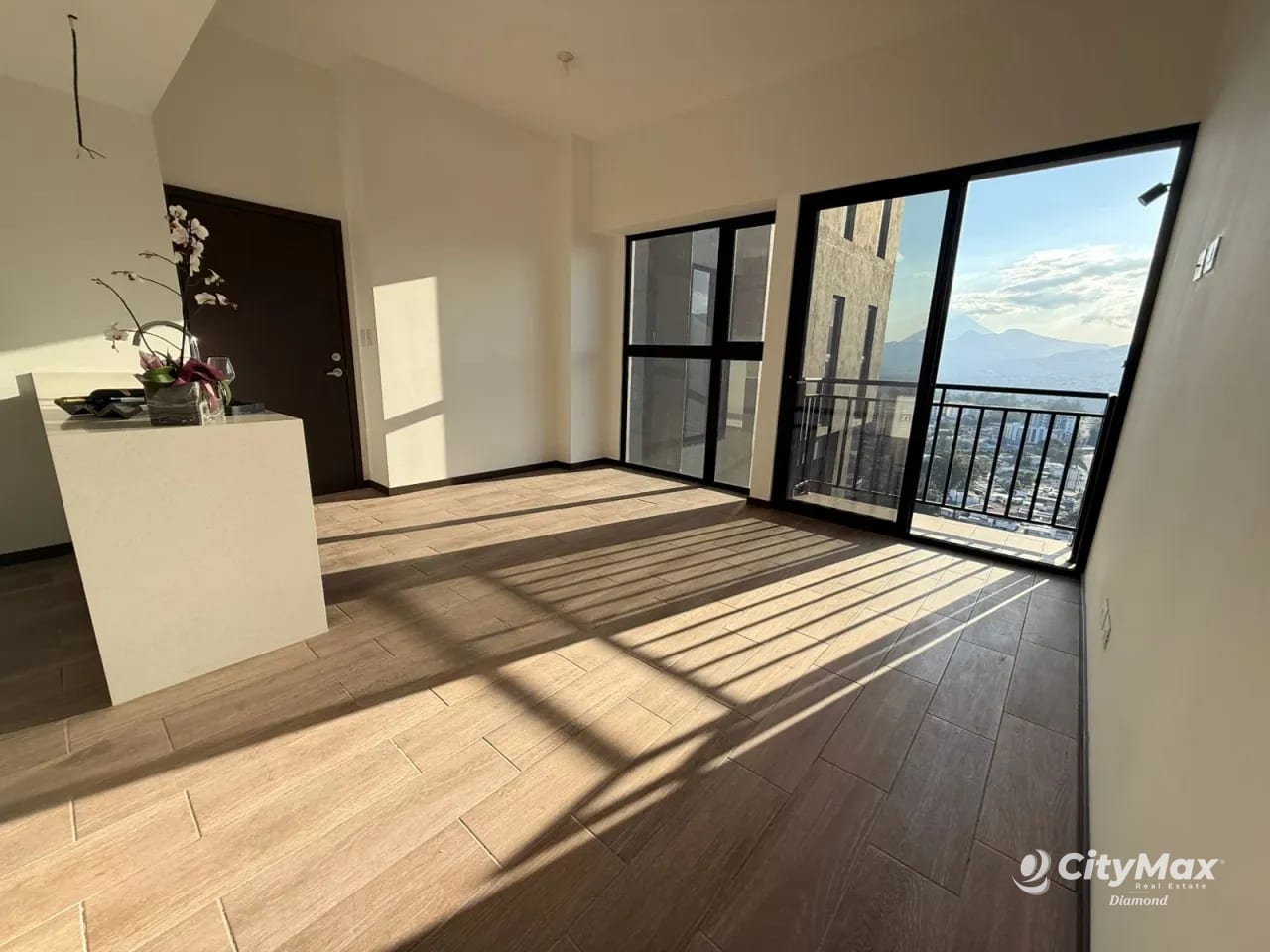 Apartamento en renta en zona 11 Edificio Altaire — Apartamento en Venta en Zona 11, Guatemala, Ciudad — foto 1 de 8