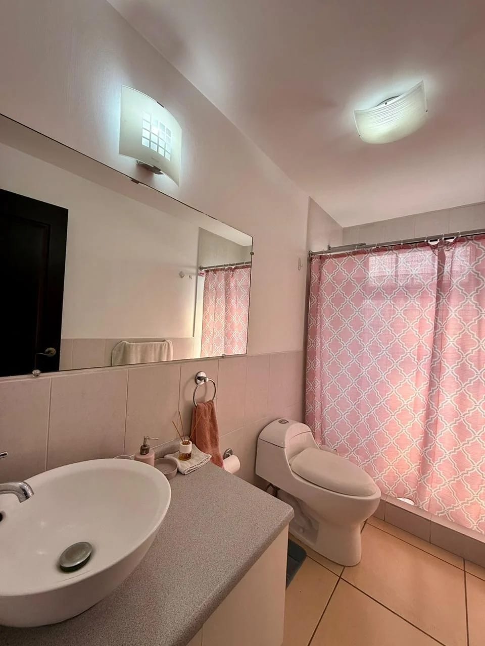 Apartamento amueblado en renta Zona 10 - La Madeleine — Apartamento en Alquiler en Zona 10, Guatemala, Ciudad — foto 9 de 15