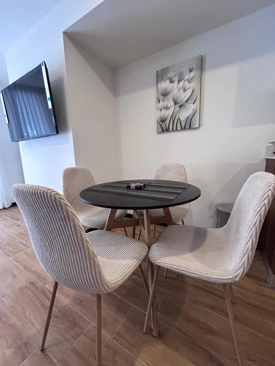 Apartamento en Alquiler Edificio Essenza - Zona 13 — Apartamento en Alquiler en Zona 13, Guatemala, Ciudad — foto 2 de 11