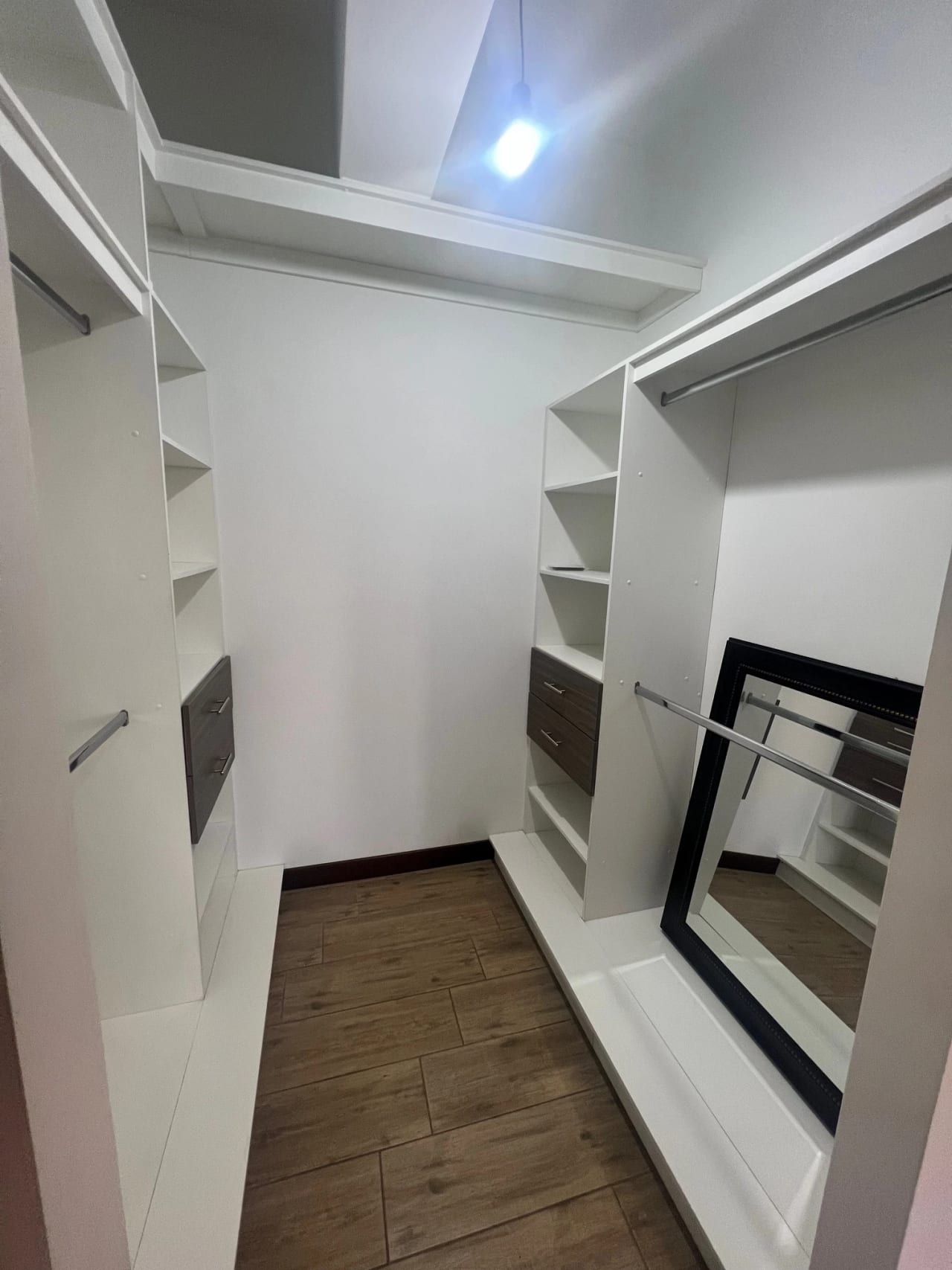 Apartament en renta con o sin muebles - Zona 10 — Apartamento en Alquiler en Zona 10, Guatemala, Ciudad — foto 9 de 12