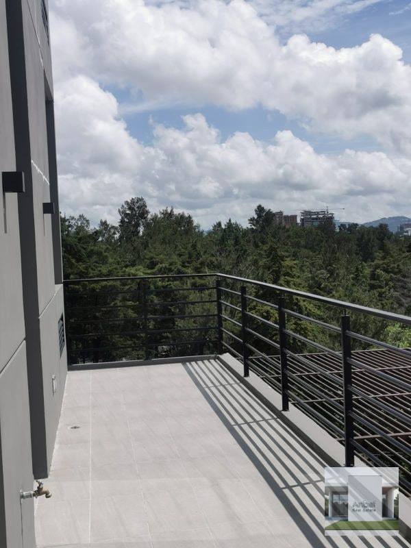 Bonito Apartamento en Edificio MIRA, de 2 Dormitorios en Zona 10 - 3