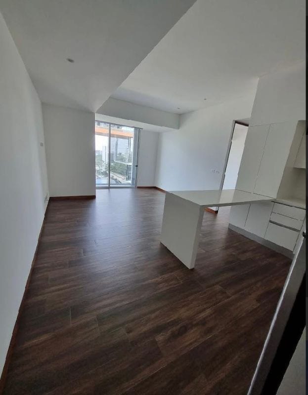Apto en renta en AVIA z10 — Apartamento en Alquiler en Zona 10, Guatemala, Ciudad — foto 7 de 8