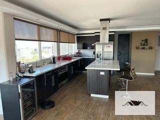 En Venta o Renta Amplio Apartamento Remodelado Zona 10 — Apartamento en Venta en Ciudad Vieja, Zona 10, Guatemala, Ciudad — miniatura 3 de 14