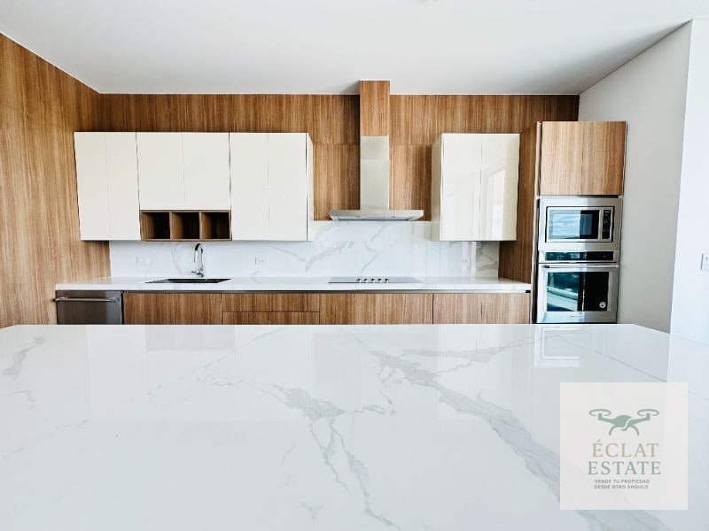 Apartamento Amueblado en ECHO Zona 14 | 3 Habitaciones + 3 Parqueos - 2