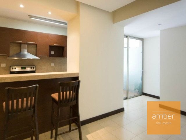 Edificio Cobella, zona 14 — Apartamento en Alquiler en Zona 14, Guatemala, Ciudad — foto 4 de 6