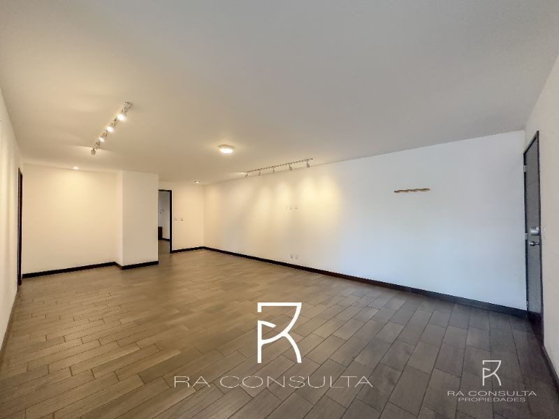 Apartamento amplio en Verona, zona 10 - 1