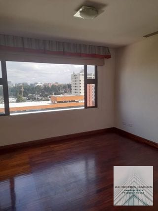Elegante apartamento zona 14 — Apartamento en Alquiler en Almeira, Zona 14, Guatemala, Ciudad — miniatura 13 de 16