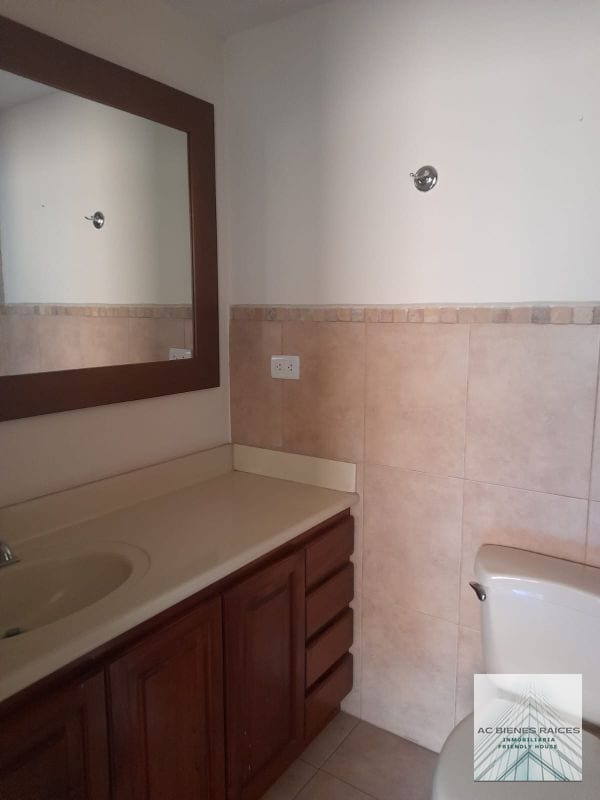 Elegante apartamento zona 14 — Apartamento en Alquiler en Almeira, Zona 14, Guatemala, Ciudad — foto 3 de 16