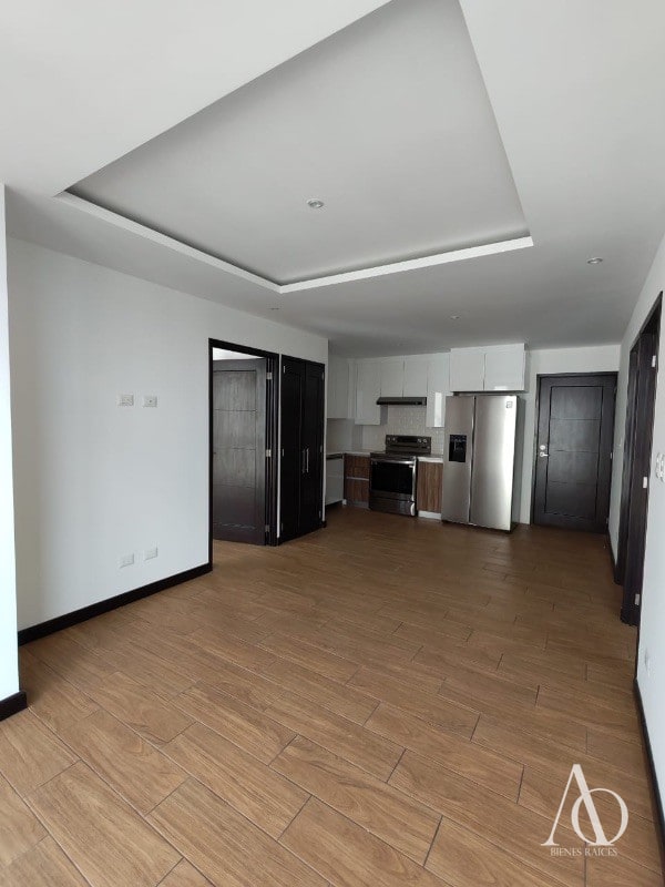 Apartamento en Alquiler Edificio Torre Praga, zona 15 VHI N6 - 9