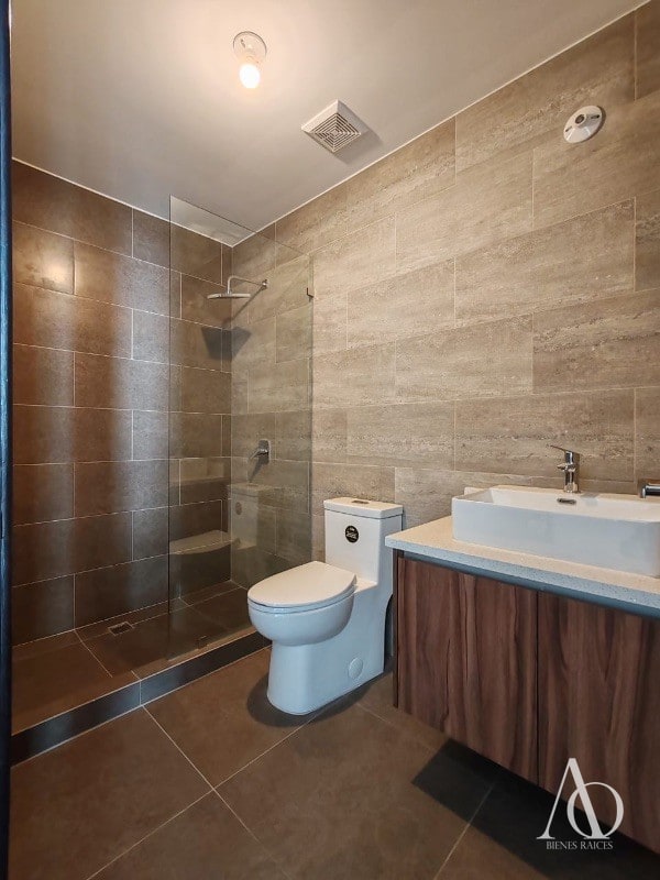 Apartamento en Alquiler Edificio Torre Praga, zona 15 VHI N6 - 3