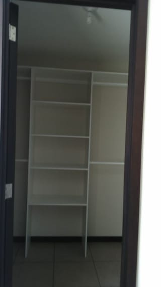 CÉNTRICO APARTAMENTO EN VENTA TORRE BARCELONA ZONA 9 — Apartamento en Venta en Torre Barcelona, Zona 9, Guatemala, Ciudad — miniatura 4 de 10