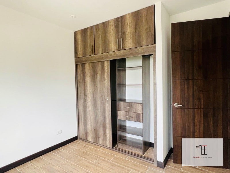 Vendo apartamento de 2 dormitorios en zona 10 - 8