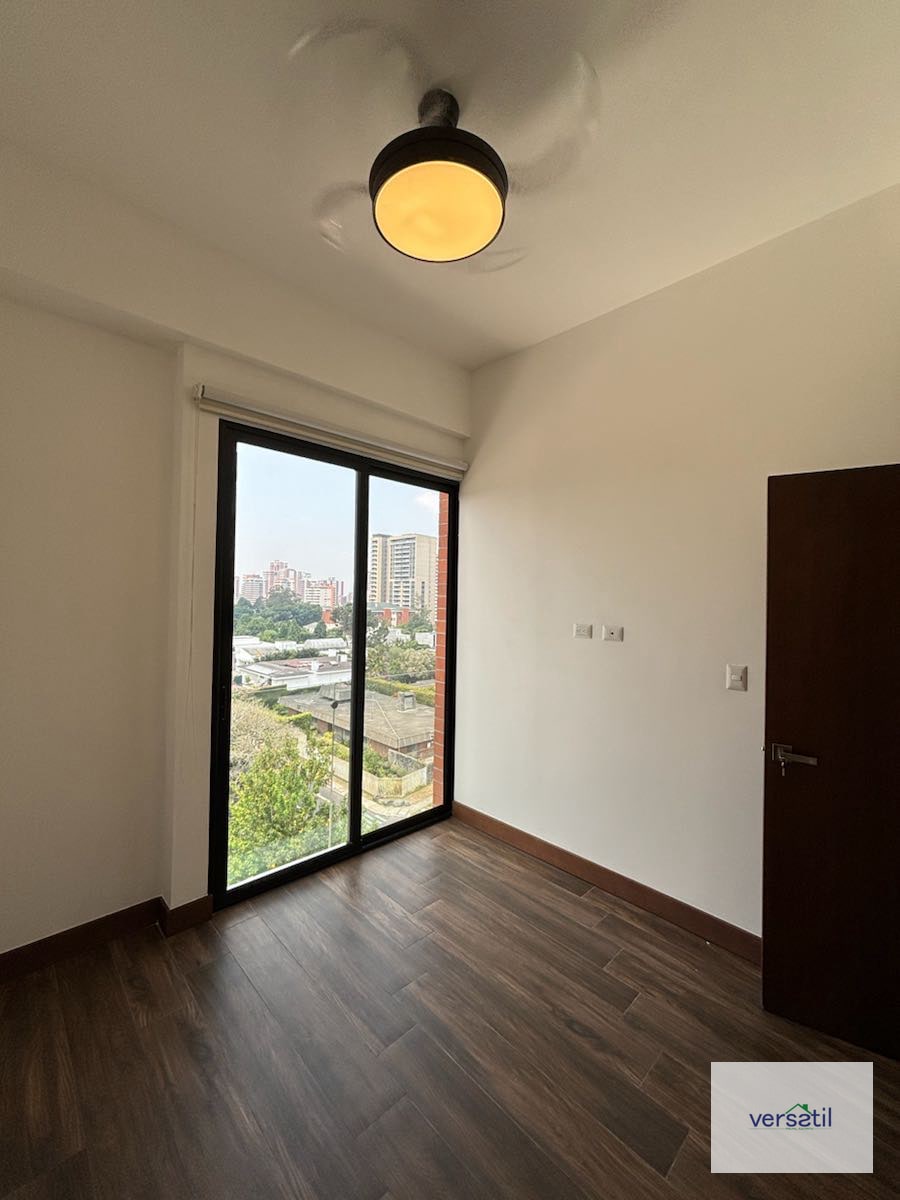 Bello apartamento con cuarto de servicio - 5