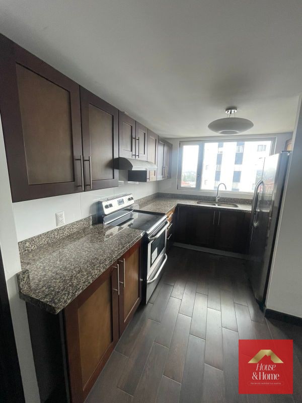 Apartamento en renta zona 14 -Áttica - 2