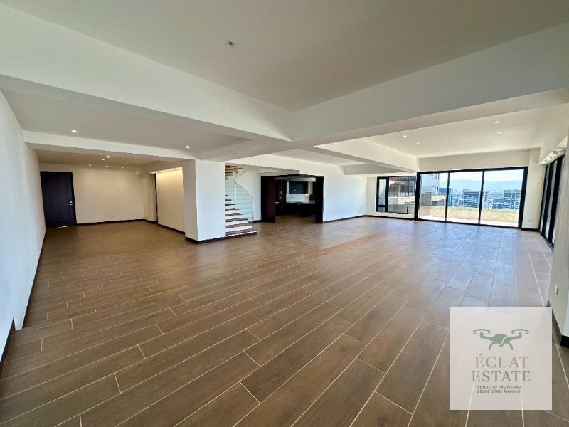 Penthouse de 2 Niveles en Venta en Oakland, Zona 10 - 13