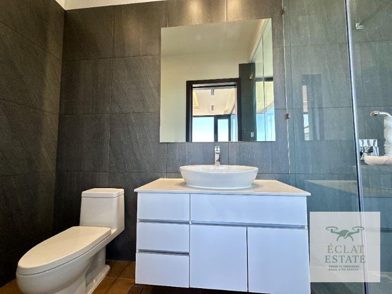Penthouse de 2 Niveles en Venta en Oakland, Zona 10 - 7
