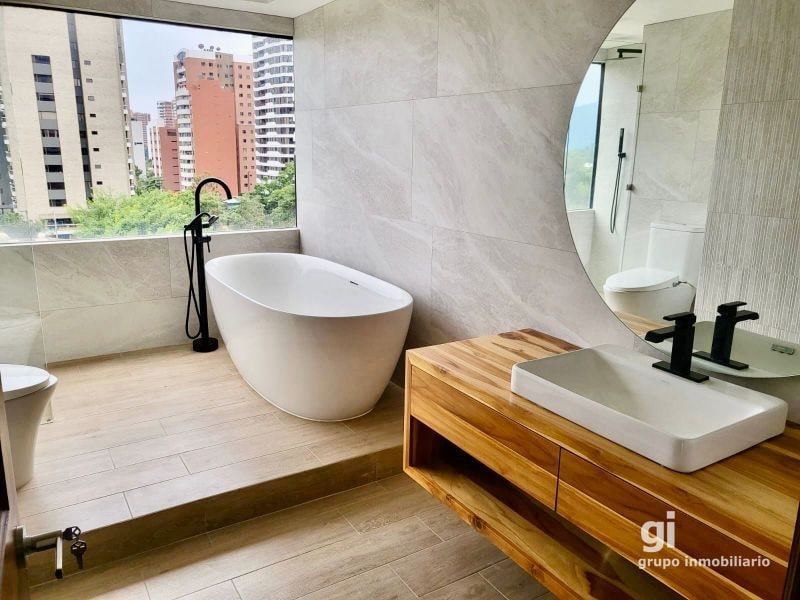 Apartamento totalmente remodelado en renta, excelente ubicación, zona 14 - 6