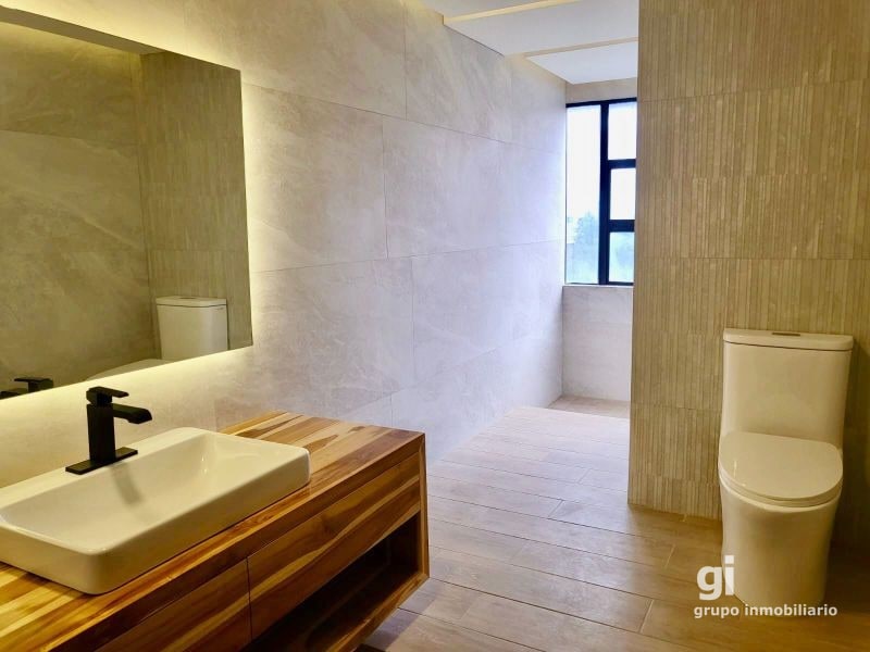 Apartamento totalmente remodelado en renta, excelente ubicación, zona 14 - 4