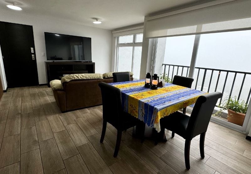 Alquiler apartamento amueblado Edificio Sakai de 3 habitaciones — Apartamento en Alquiler en Sakai, Zona 1 Mixco, Guatemala, Ciudad — foto 1 de 9