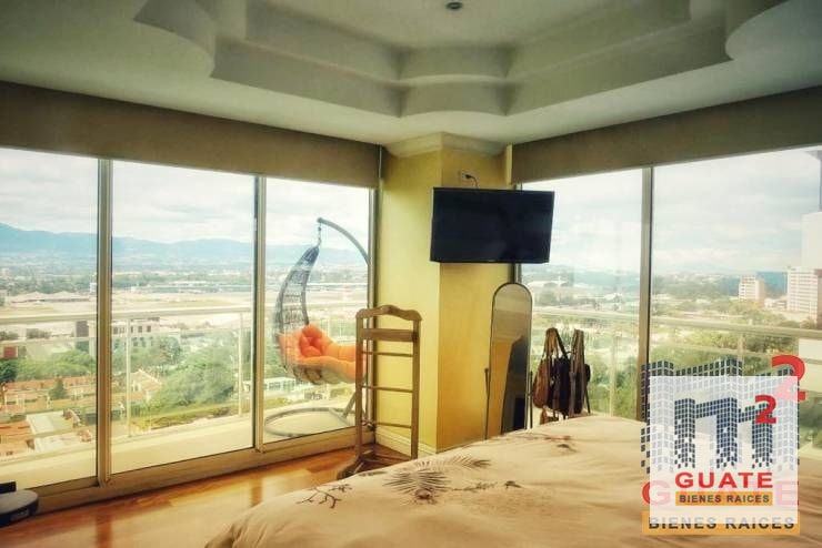 Apartamento de 249.9 m2 en Venta, Zona 14 - 6