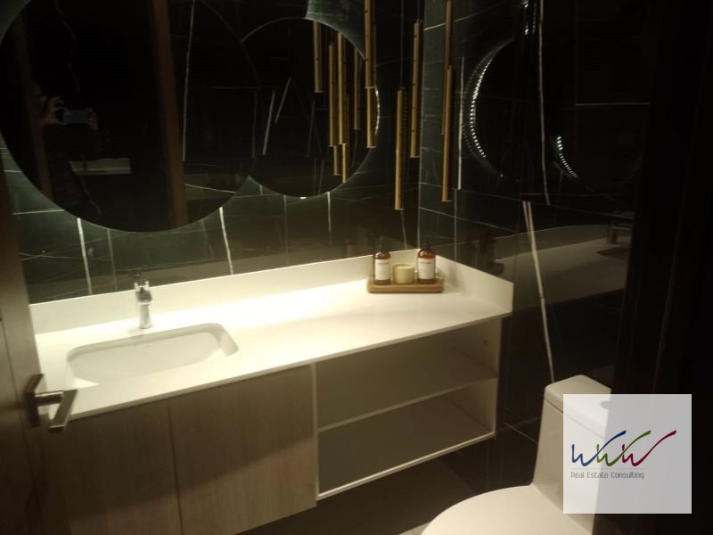 Vendo Apartamento como inversión en Reserva 10, zona 10 - 13
