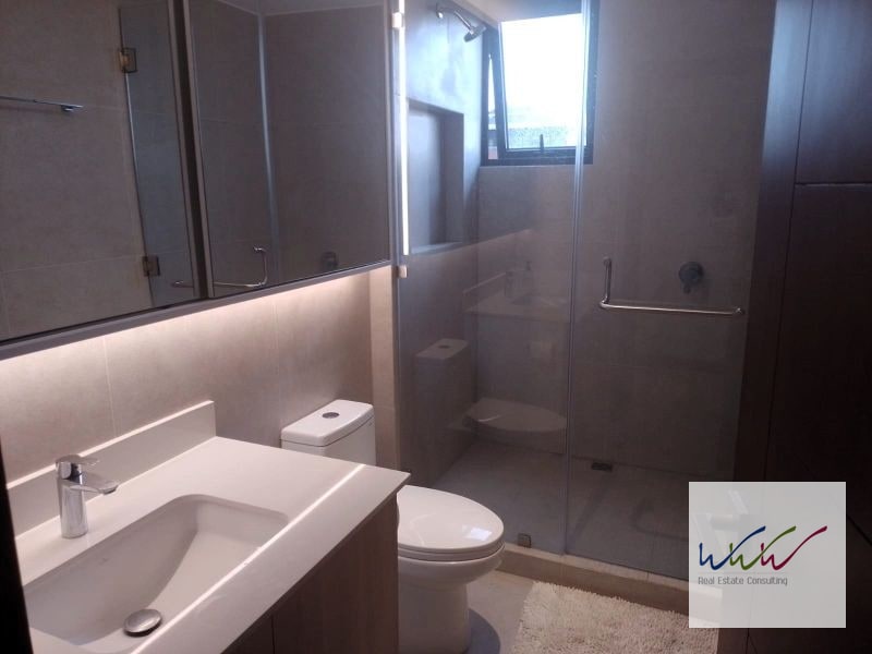 Vendo Apartamento como inversión en Reserva 10, zona 10 - 9