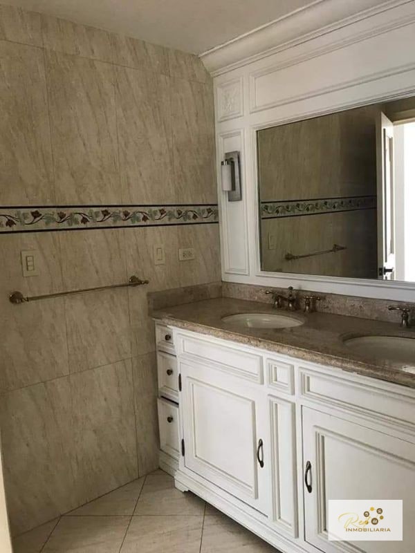 VENTA EXCLUSIVO Y ELEGANTE EN ZONA 14 VILLA RISHO - 4