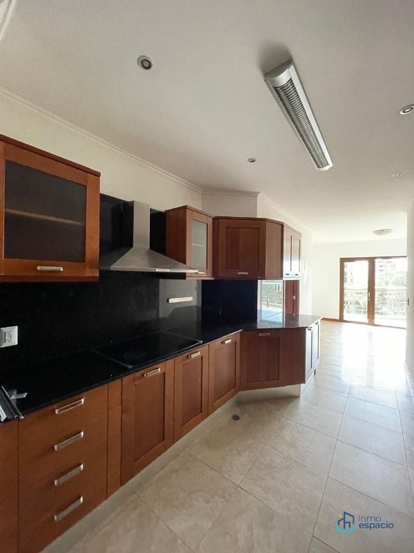 Apartamento en Renta Zona 14 — Apartamento en Alquiler en Tadeus, Zona 14, Guatemala, Ciudad — foto 1 de 12