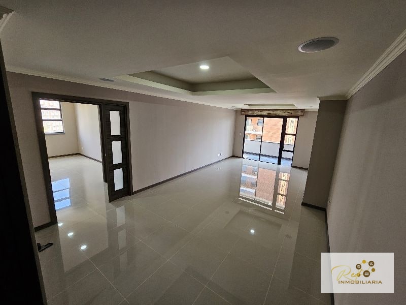 VENTA APARTAMENTO BELLINI REMODELADO - 1